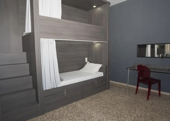 Quart Youth Hostel & Apartments